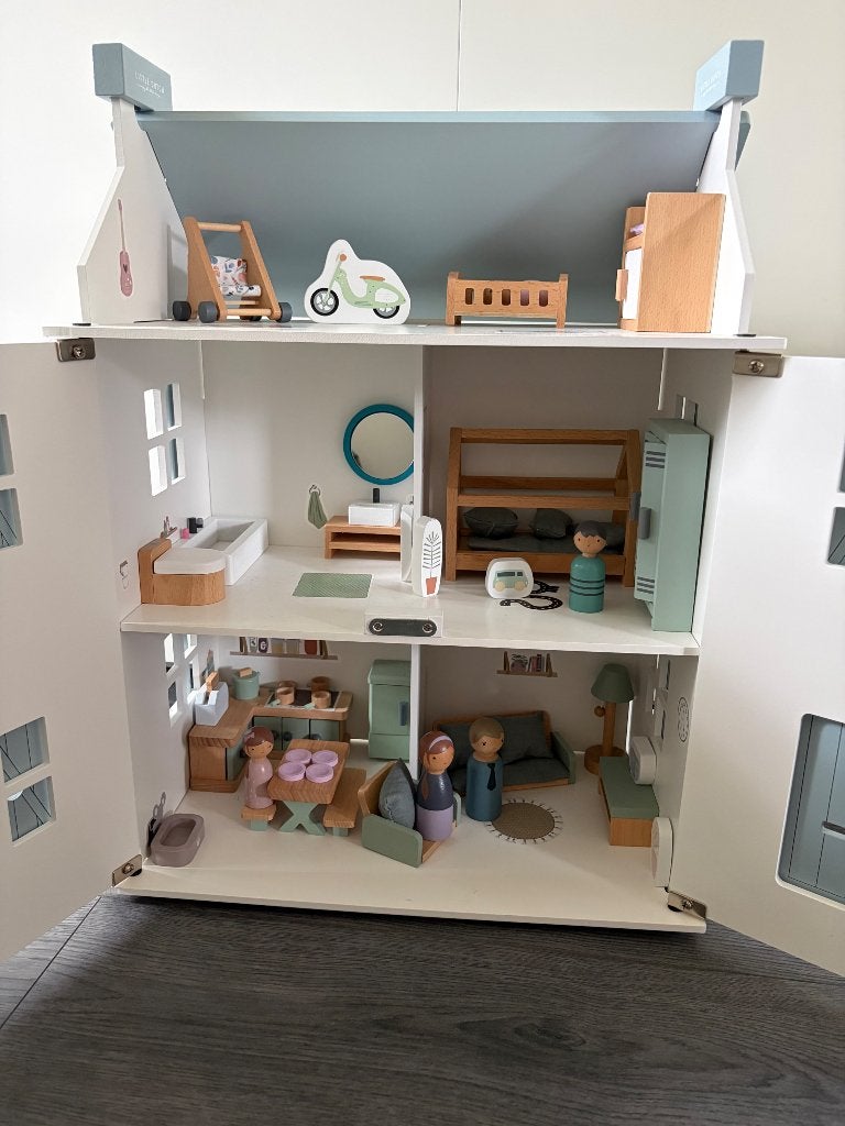 Little dutch poppenhuis, Kinderen en Baby's, Speelgoed | Poppenhuizen, Ophalen, Zo goed als nieuw, Poppenhuis