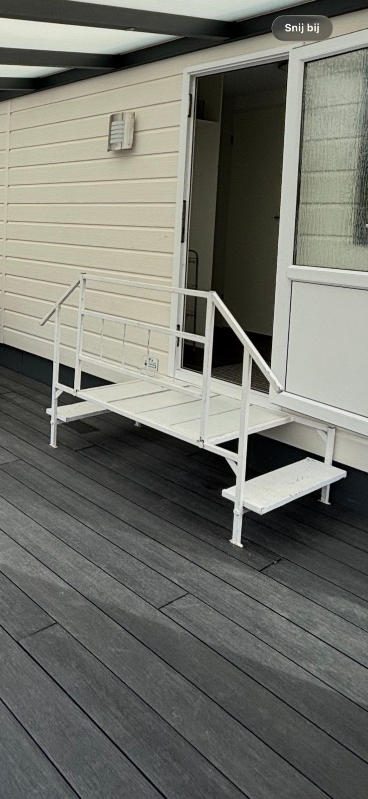 Trapje voor bij een chalet, Ophalen