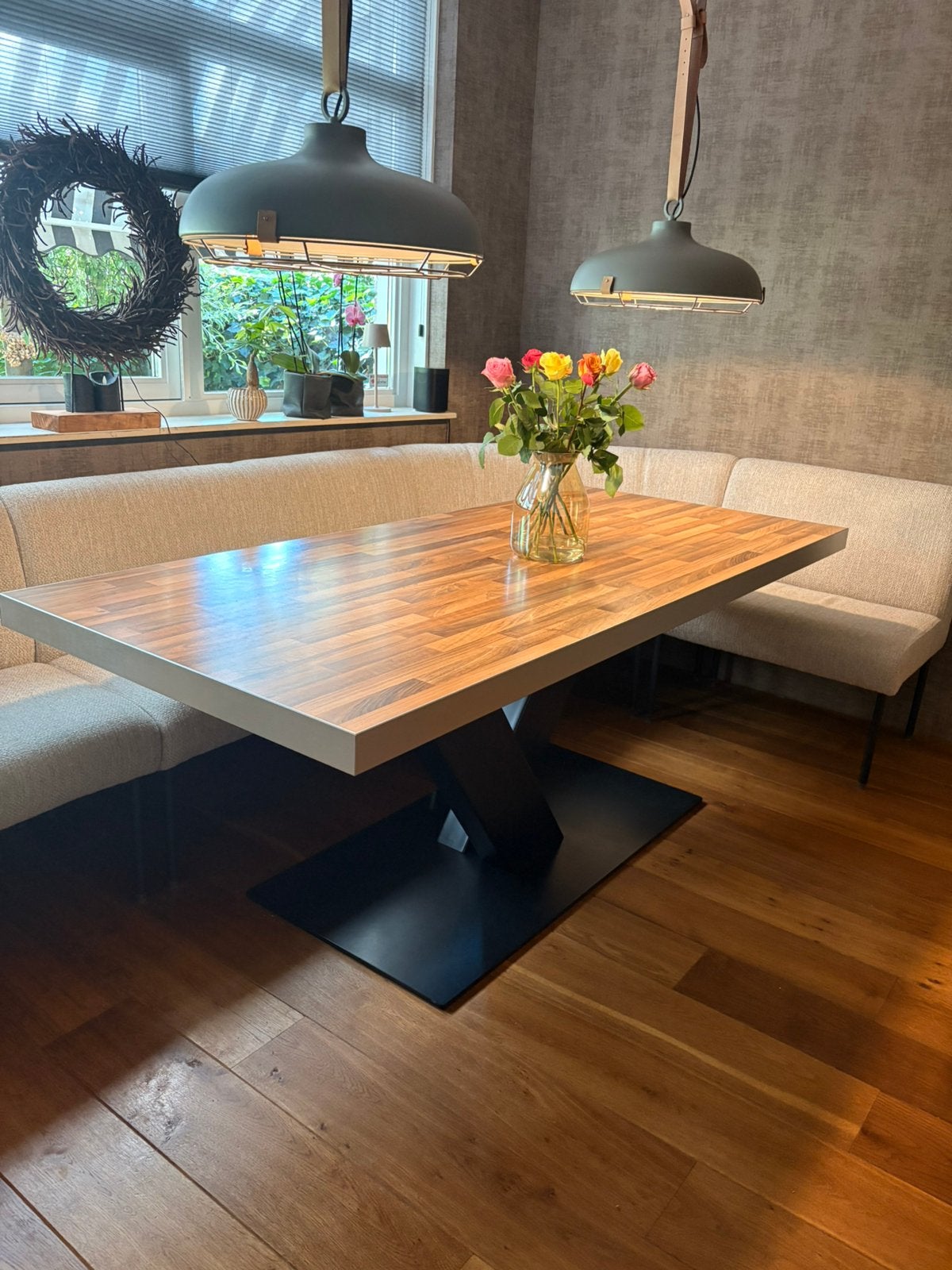 Mooie robuuste eettafel met stalen V-poot, Ophalen, Overige materialen, 200 cm of meer, 50 tot 100 cm