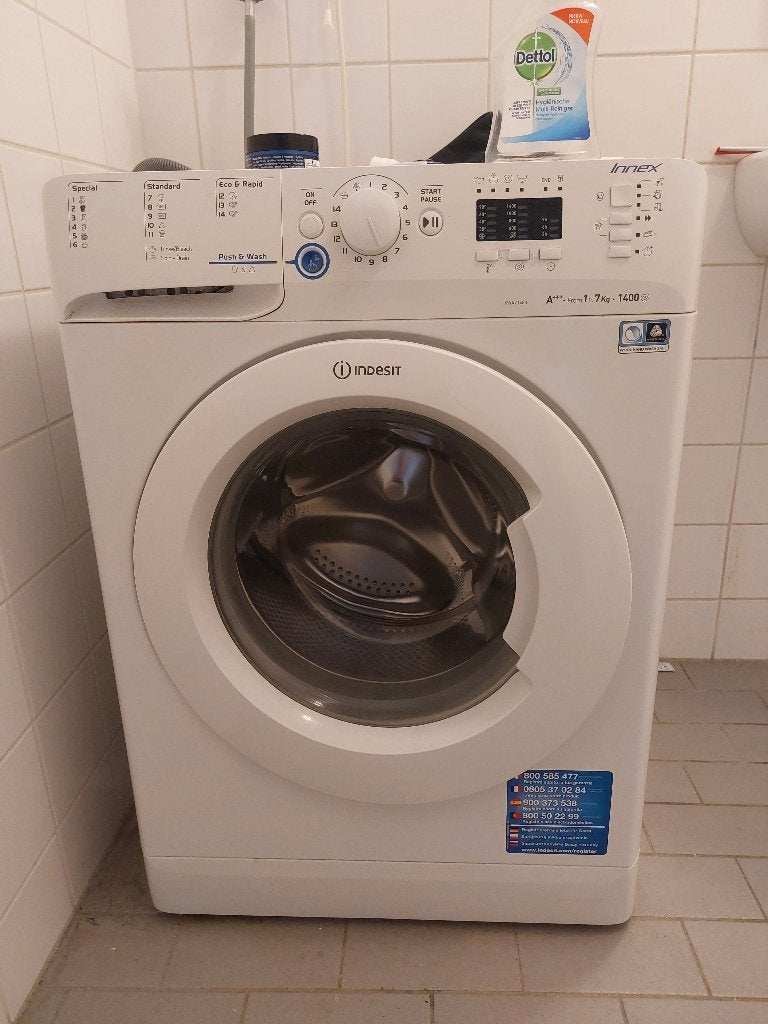 Wasmachine Indesit., Ophalen, Gebruikt, 85 tot 90 cm, 1200 tot 1600 toeren
