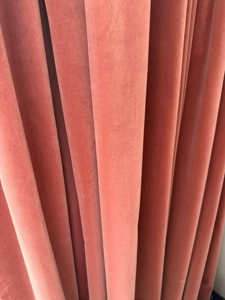 Oud roze velours gordijnen ( verduisterend), Ophalen, Zo goed als nieuw, 200 cm of meer