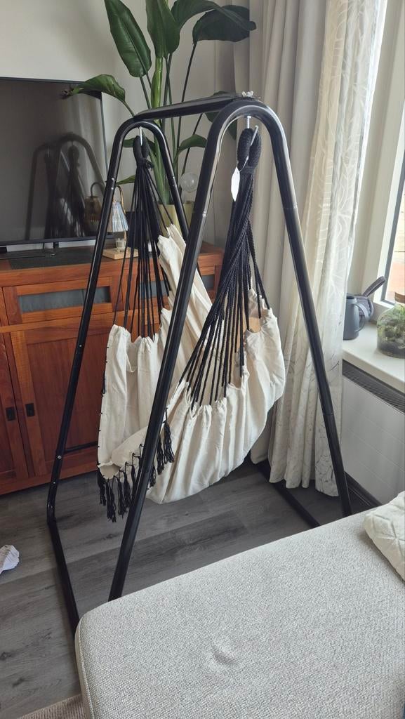 Tectake beige hangstoel boho voor tuin met matzwart frame, Tuin en Terras, Ophalen, Zo goed als nieuw