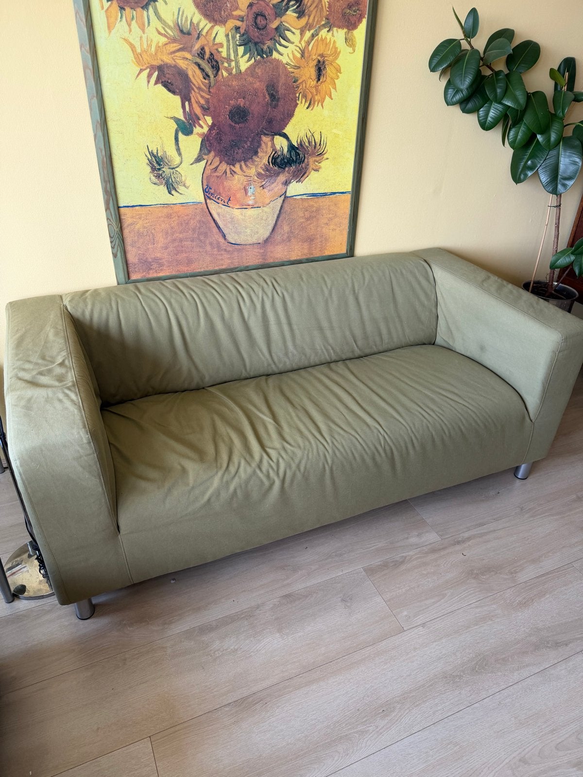 Klippan IKEA - Comfortabele 2-zitsbank in olijfgroen, Huis en Inrichting, Banken | Bankstellen, Ophalen, Gebruikt, 150 tot 200 cm