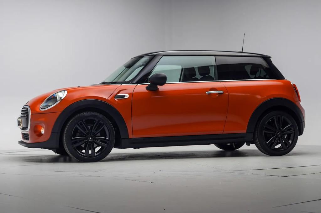 MINI One 1.5 Aut. [ Navi Clima Cruise Carplay ] (bj 2018), Auto's, Automaat, Overige kleuren, 4 stoelen, 49 €/maand