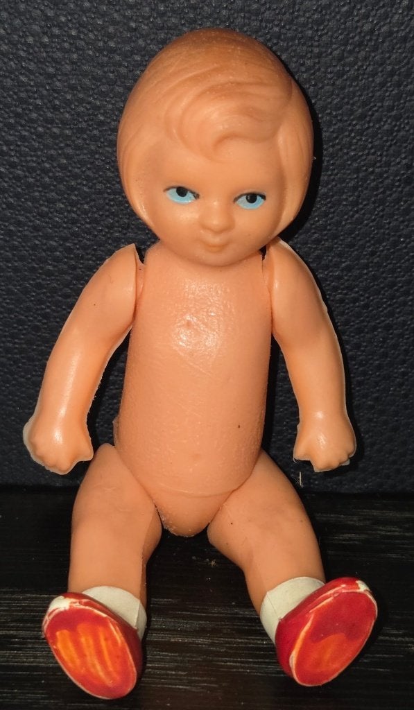Vintage kinderpopje Edi - 8 cm zacht en onbreekbaar, Ophalen of Verzenden, Gebruikt, Popje