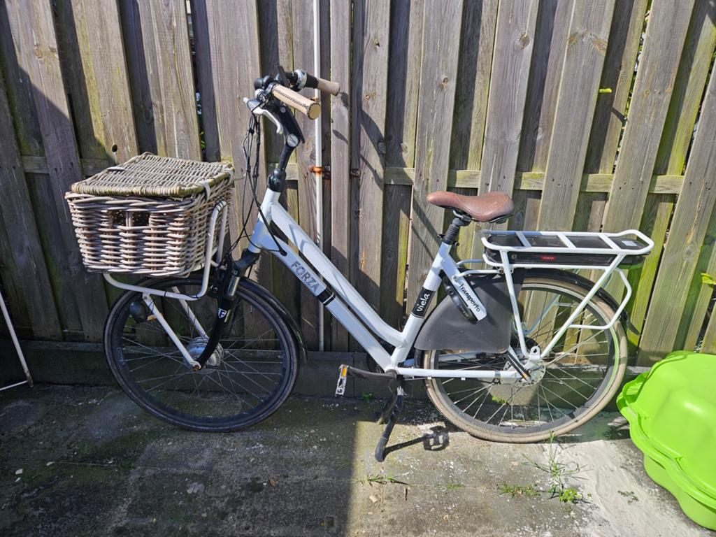Forza Viela Transport E-bike met mand, Gebruikt, 51 tot 55 cm, 30 tot 50 km per accu, Ophalen