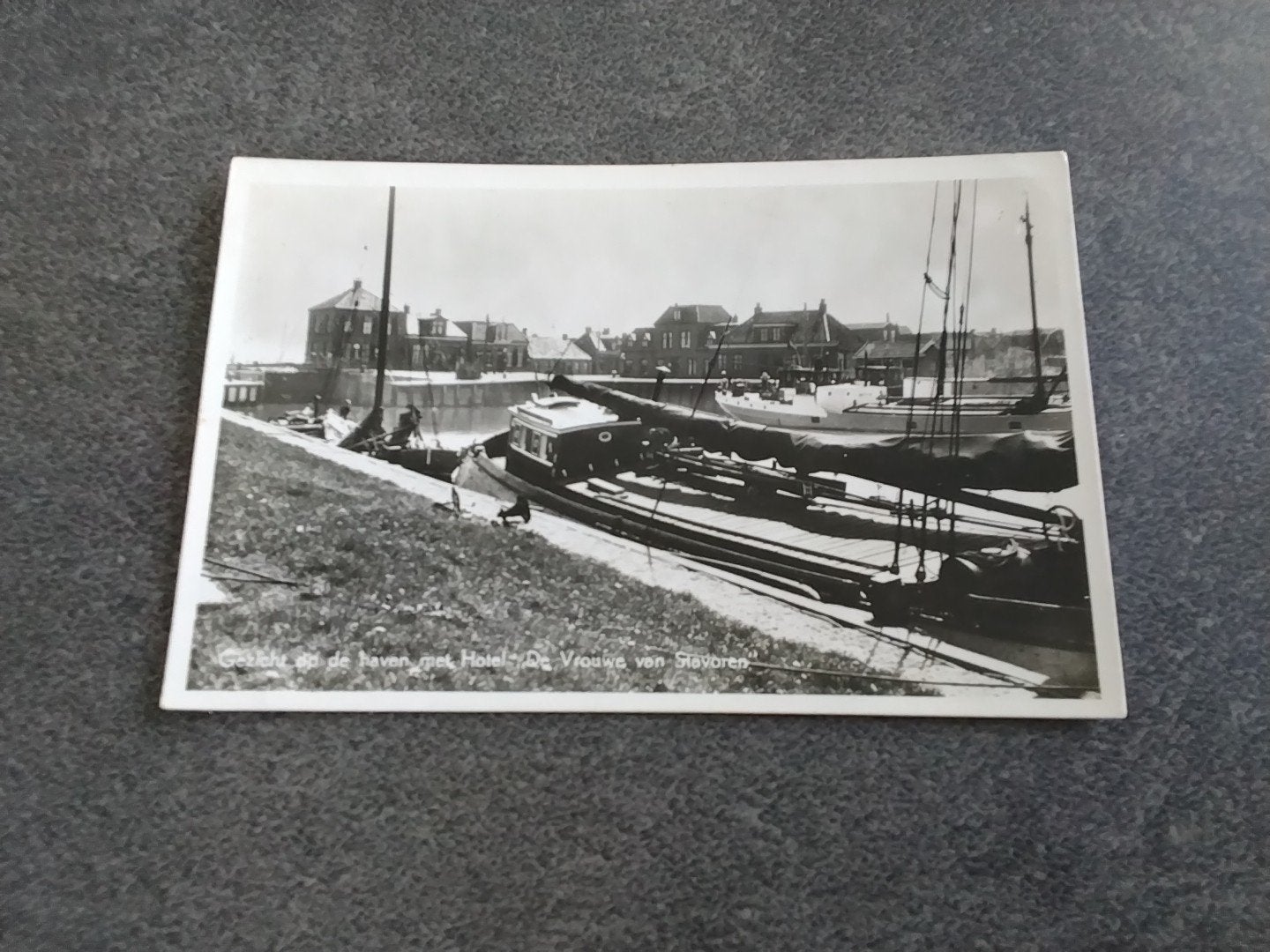 Stavoren Haven Hotel de Vrouwe van Stavoren ca jr 1950, Ophalen of Verzenden, 1940 tot 1960, Ongelopen, Friesland