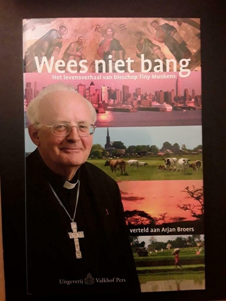 Wees niet bang - Het levensverhaal van bisschop Tiny Muskens, Ophalen of Verzenden, Gelezen, Arjan Broers, Christendom | Katholiek