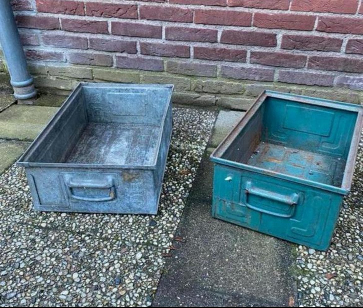 Te koop: antieke metalen stapelbakken, Philips, Huis en Inrichting, Woonaccessoires | Kisten, Ophalen, Minder dan 50 cm, 50 tot 100 cm