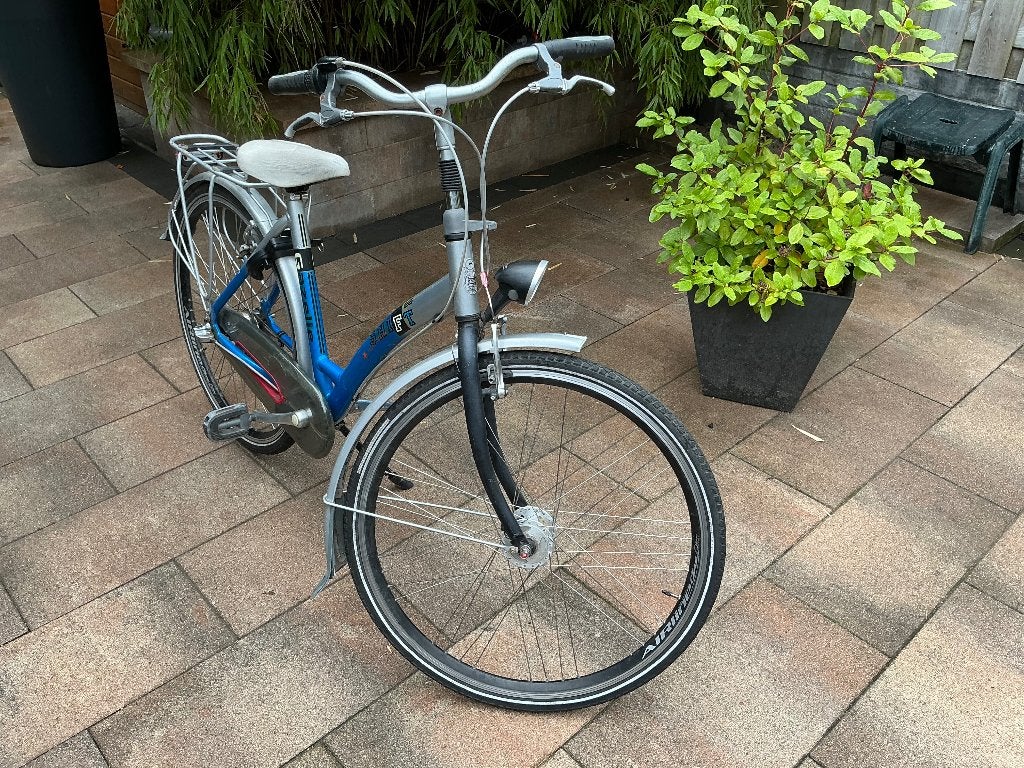 26 inch meisjesfiets, Fietsen en Brommers, Fietsen | Meisjes, Terugtraprem, Gebruikt, Versnellingen, Gazelle