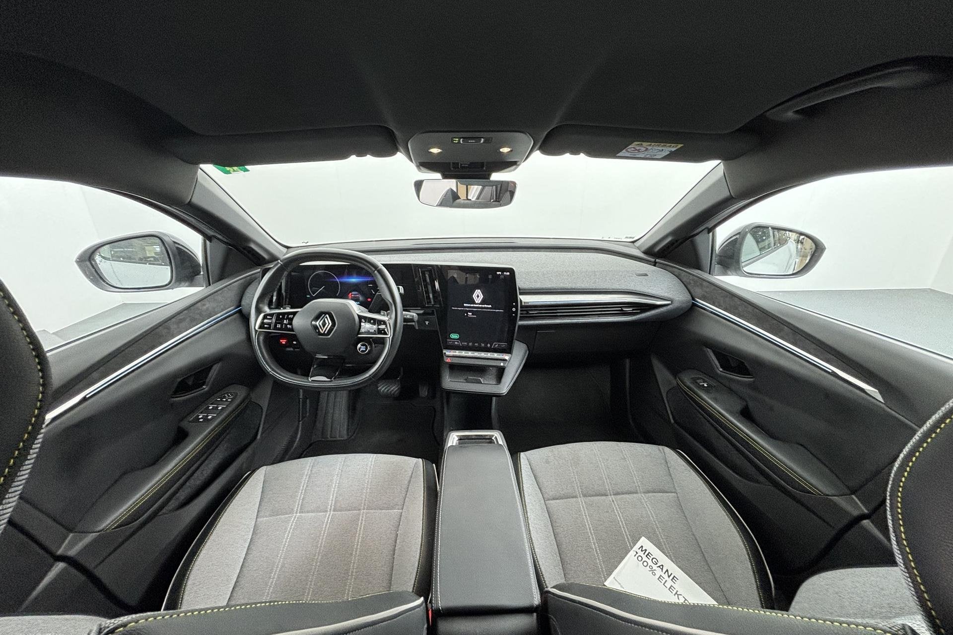 Renault Megane E-Tech EV60 Optimum Charge Iconic Frisse twee, Auto's, Wit, Automatische klimaatregeling, 190 min, 900 kg