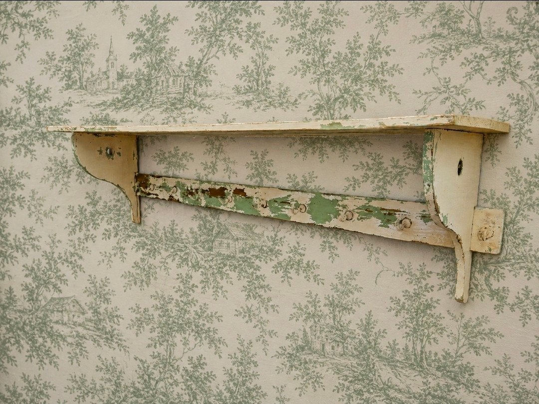 Oudwit afgebladderd shabby Frans regaal met haken, Huis en Inrichting, Ophalen, Metaal, Wandkapstok, Minder dan 100 cm