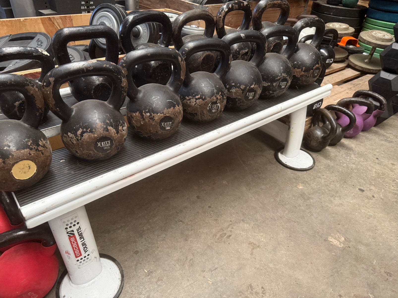 Gietijzeren Kettlebells met rek, Ophalen, Zo goed als nieuw, Kettlebell