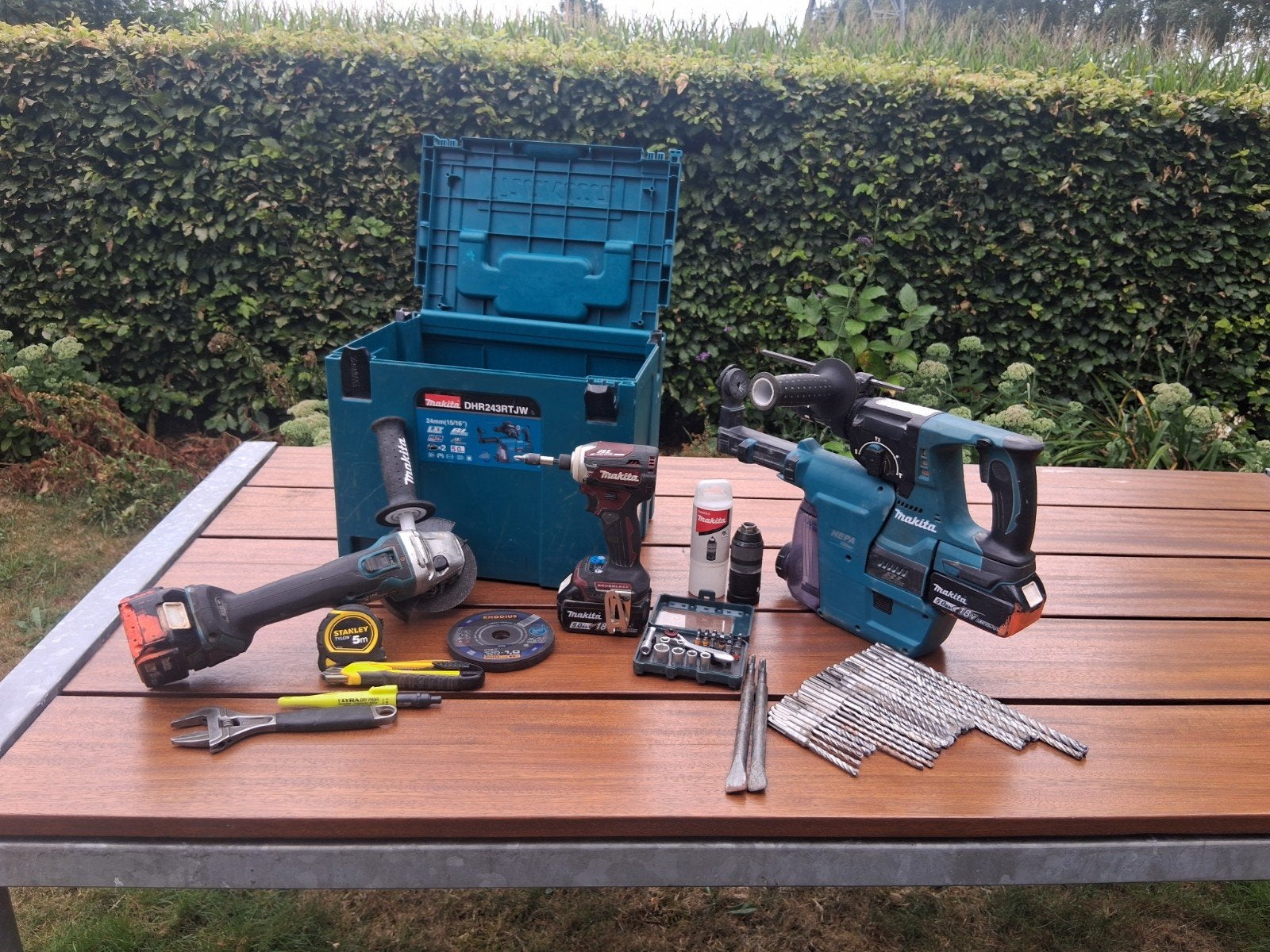 leuke makita set boorhamer, schroefmachine, slijpmachine, Ophalen, Gebruikt, Boor- en Schroefmachine, Klopboormechanisme