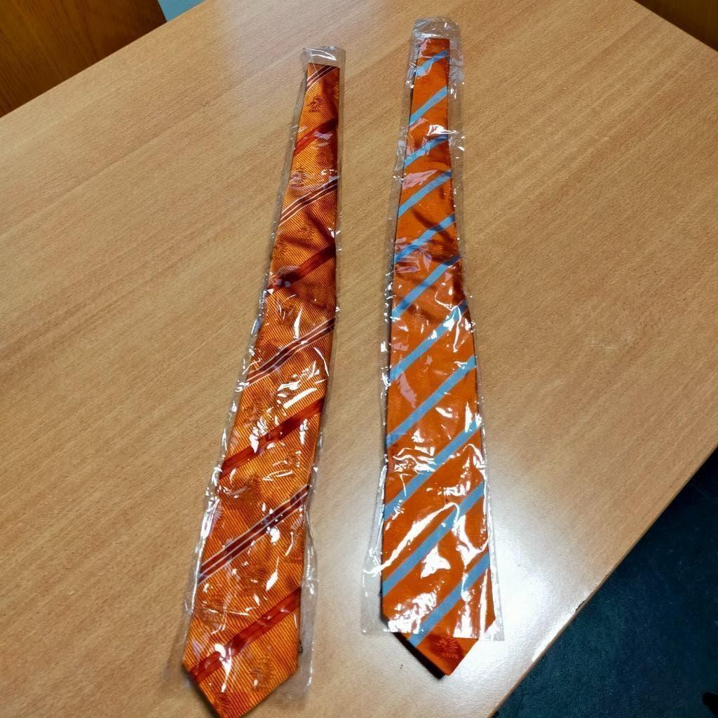 stropdas nieuw KNVB  2 verschillende, Ophalen, Nieuw, Oranje, Met patroon