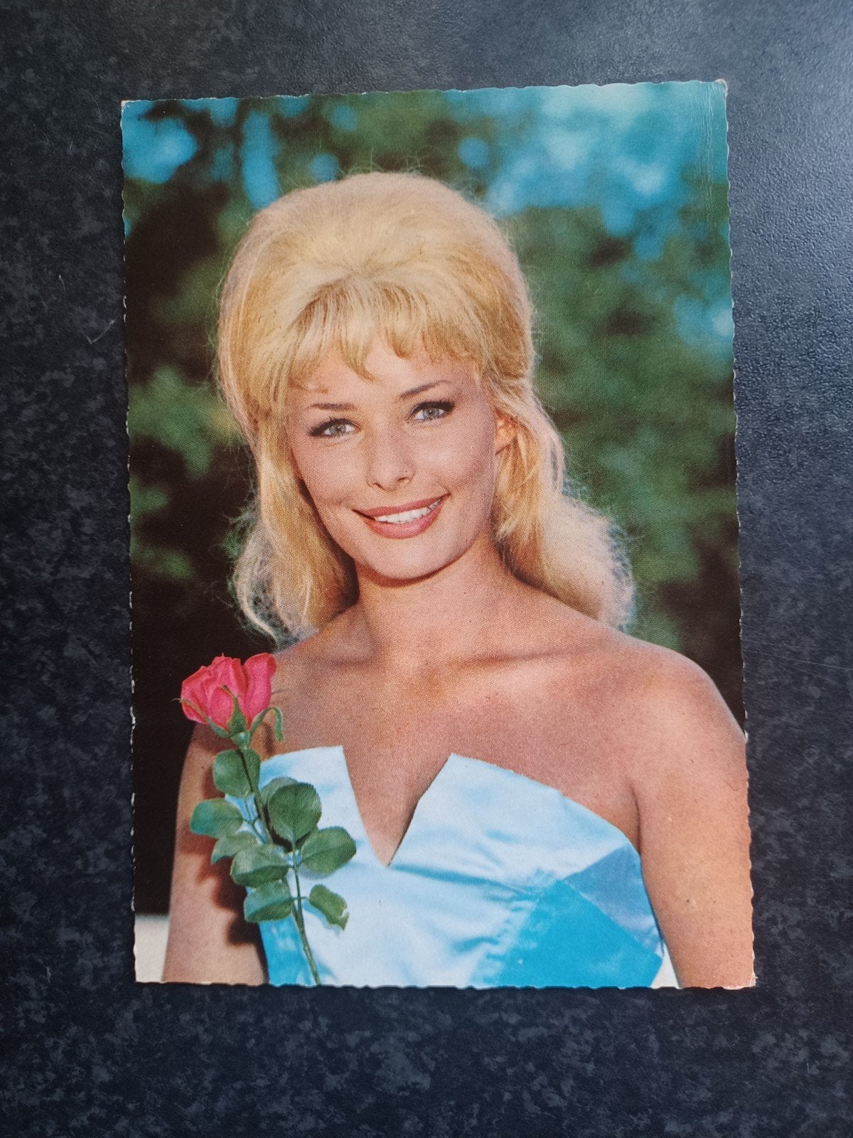 Vivi Bach, Ophalen of Verzenden, 1960 tot 1980, Ongelopen, Sterren en Beroemdheden