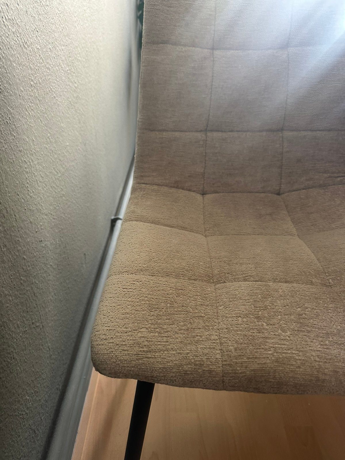 Foto 5 van Moderne Beige eetkamerstoelen