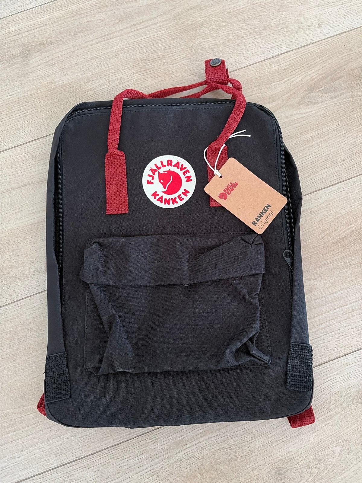 Fjällräven Kånken rugzak - Zwart met rode details, Overige merken, Verzenden, 25 tot 40 cm, Nieuw