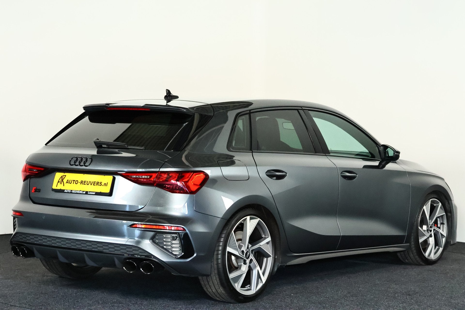 Audi A3 Sportback 2.0 TFSI S3 quattro / LED-Matrix / B&O / A, 12 maanden, Gebruikt, Zwart, 4 cilinders