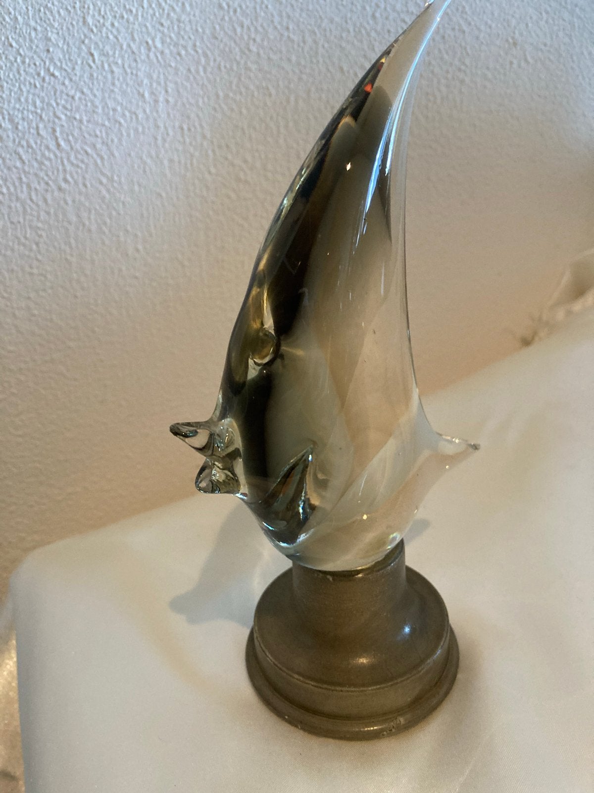 Maanvis op albasten sokkel, deels rookglas, 19,5cm, Ophalen of Verzenden