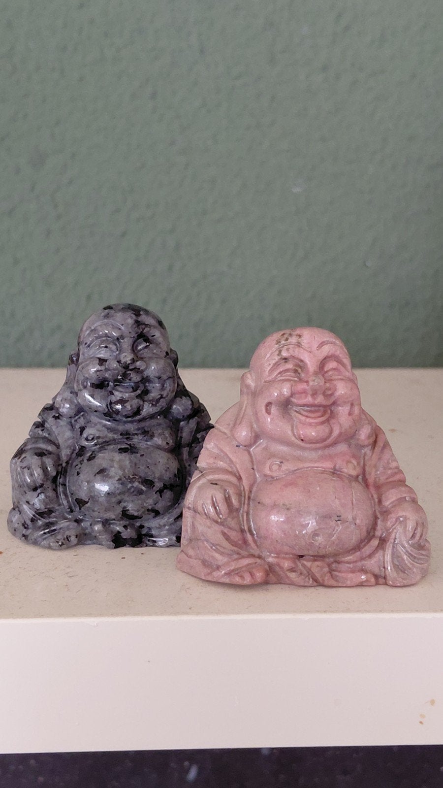 Twee mooie edelsteen Boeddha beeldjes - mineralen, Ophalen of Verzenden