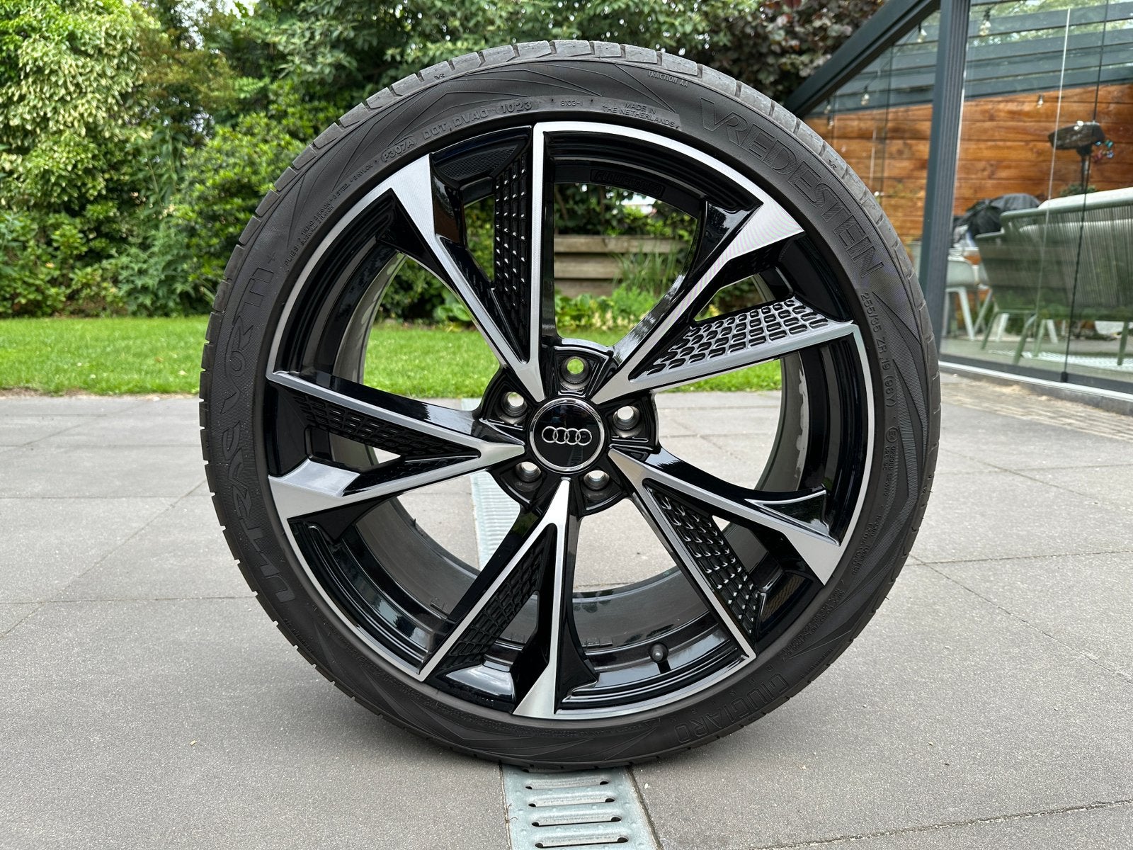 Audi RS6 RS7 Velgen 19 inch incl. banden en OEM naafdoppen, Gebruikt, 255 mm, Velg(en), Zomerbanden