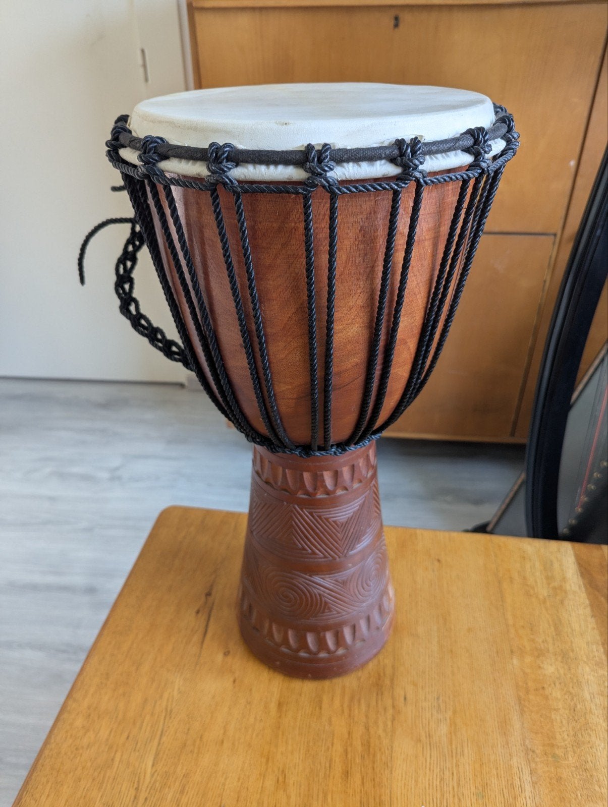 Grote Houten Djembe (60 cm) – Handgesneden Percussie Trommel, Muziek en Instrumenten, Ophalen, Gebruikt, Trommel