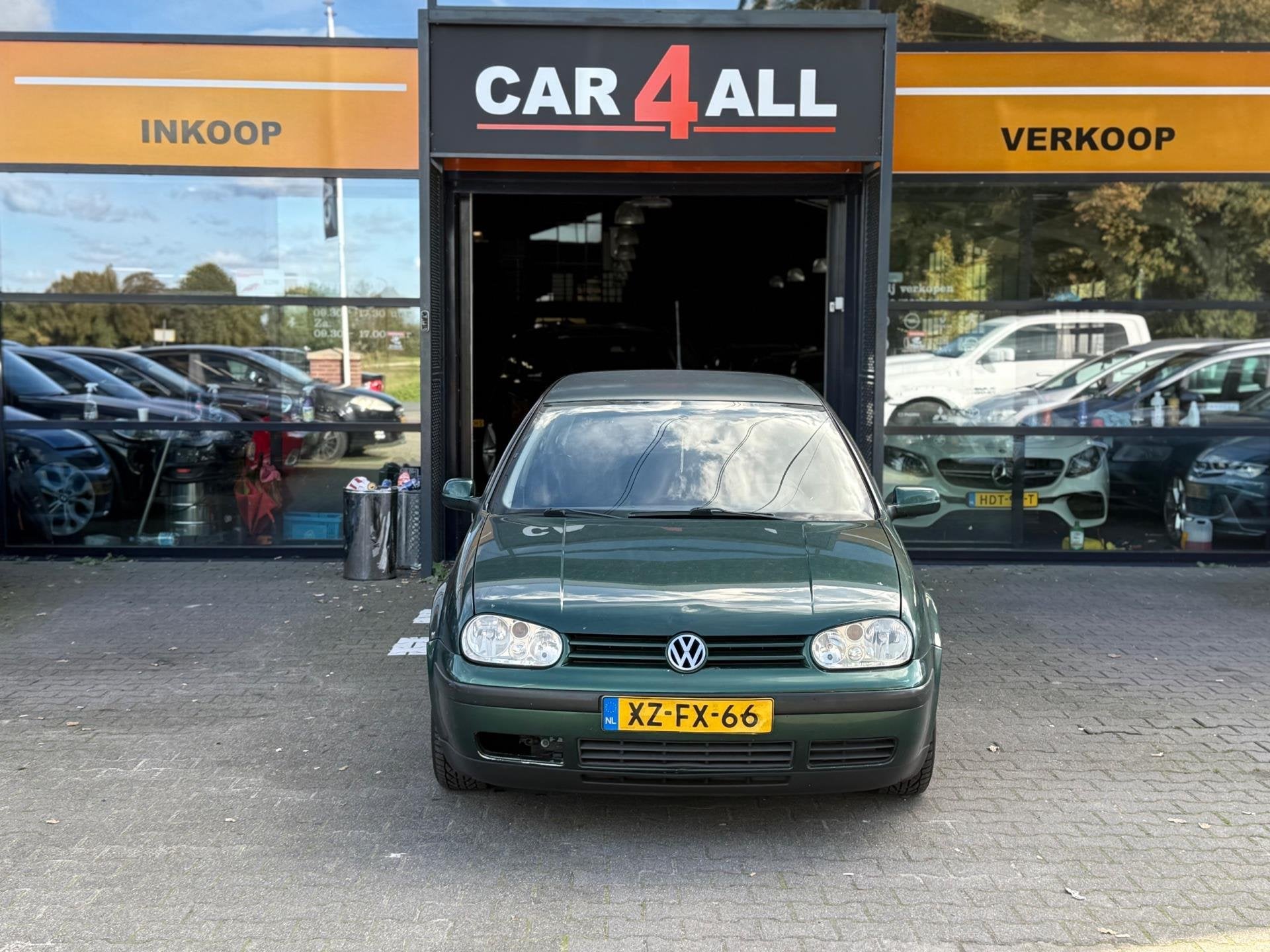 Volkswagen Golf 1.6 AIRCO/APK 17-04-2026, Auto's, Gebruikt, Zwart, 4 cilinders, Metallic lak