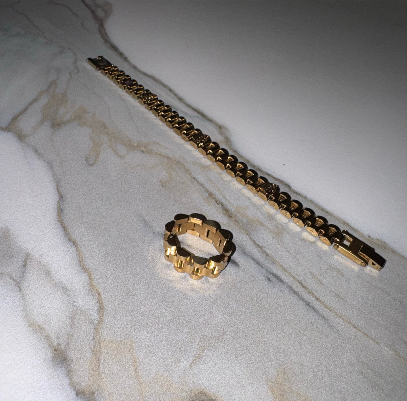 Gouden armband en ring set, Ophalen of Verzenden, Gebruikt, Goud, Dame