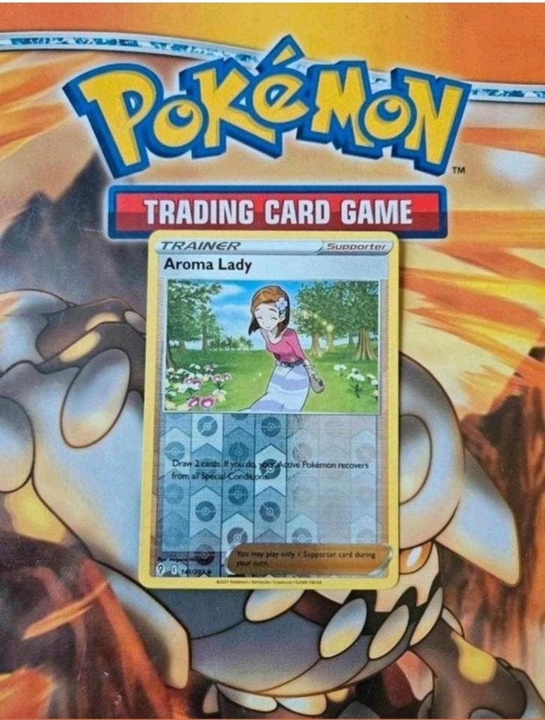 Aroma lady 141/203 Sword&Shield Evolving skies reverse holo, Ophalen of Verzenden, Losse kaart, Foil