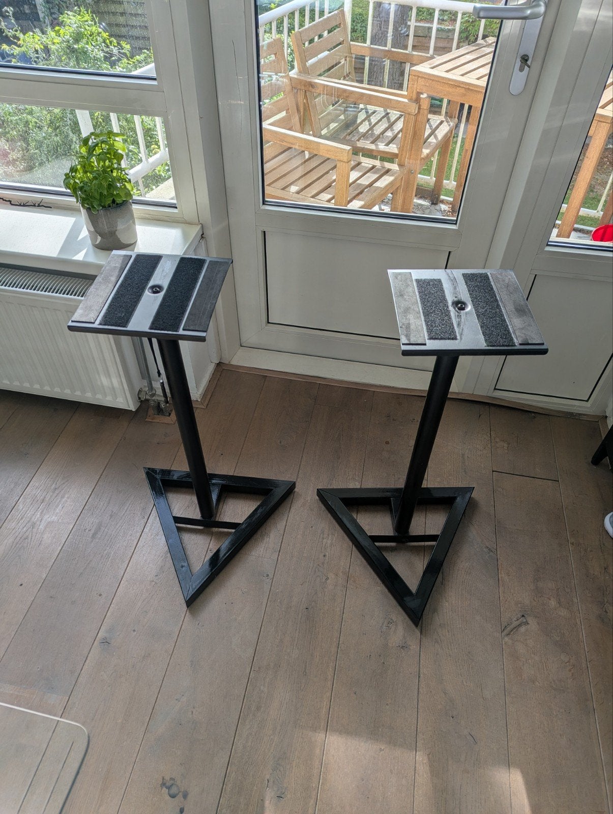 Innox Speaker Stands - 74-118cm, driehoekige voet, z.g.a.n., Audio, Tv en Foto, Ophalen, Zo goed als nieuw, Minder dan 60 watt