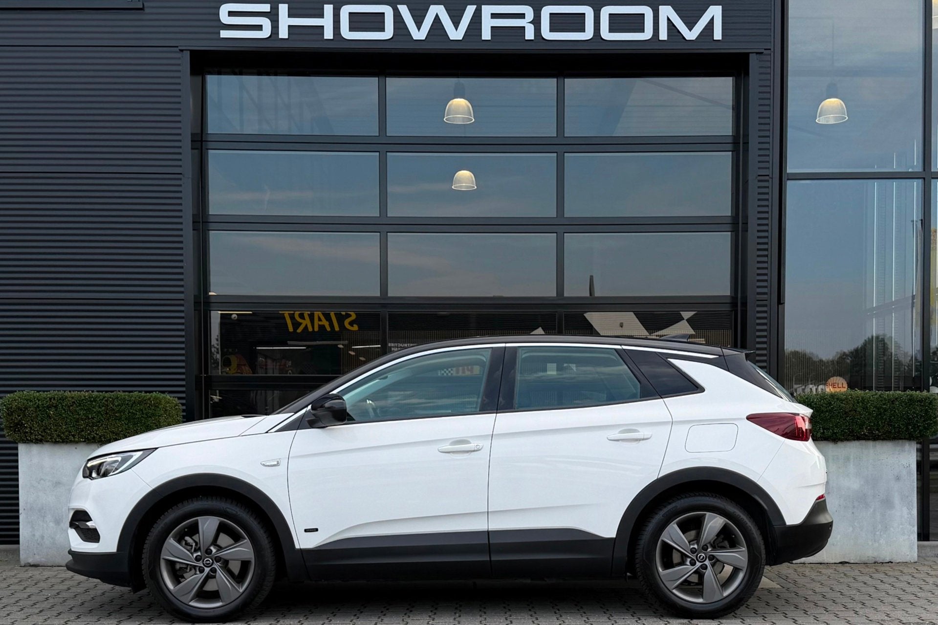 Opel GRANDLAND X 1.6 Turbo Hybrid Business Edition, CarPlay,, Auto's, Dealer onderhouden, Euro 6, 4 cilinders, 181 pk