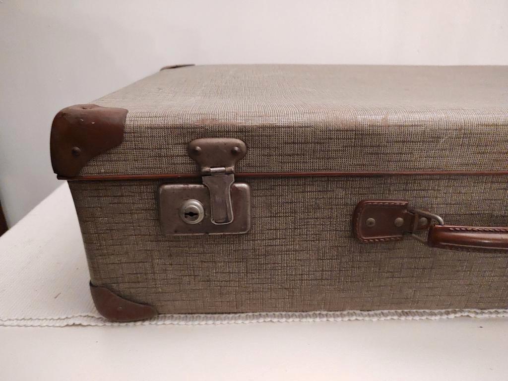 K425 VINTAGE  jaren 40 koffer van geperst karton, 60 tot 70 cm, Overige materialen, Gebruikt, -