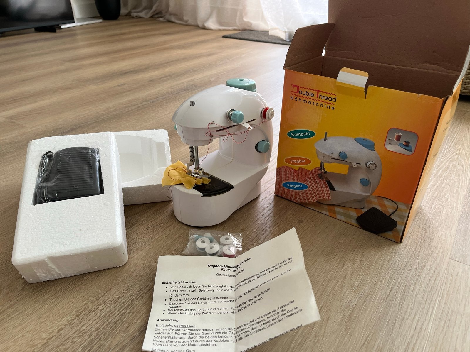 Mini naaimachine met dubbele draad, Hobby en Vrije tijd, Naaimachines en Toebehoren, Ophalen, Nieuw, Naaimachine, Overige merken