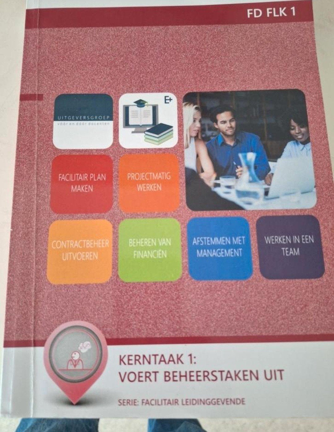 Facilitair Leidinggevende schoolboeken, Ophalen of Verzenden, Zo goed als nieuw, Overige niveaus
