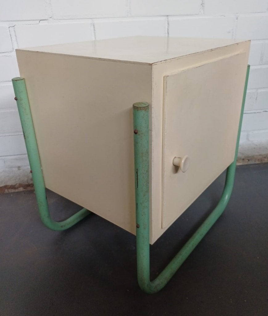 Retro nachtkastje - geel en groen, Huis en Inrichting, Gebruikt, Minder dan 45 cm, Ophalen of Verzenden, Minder dan 55 cm