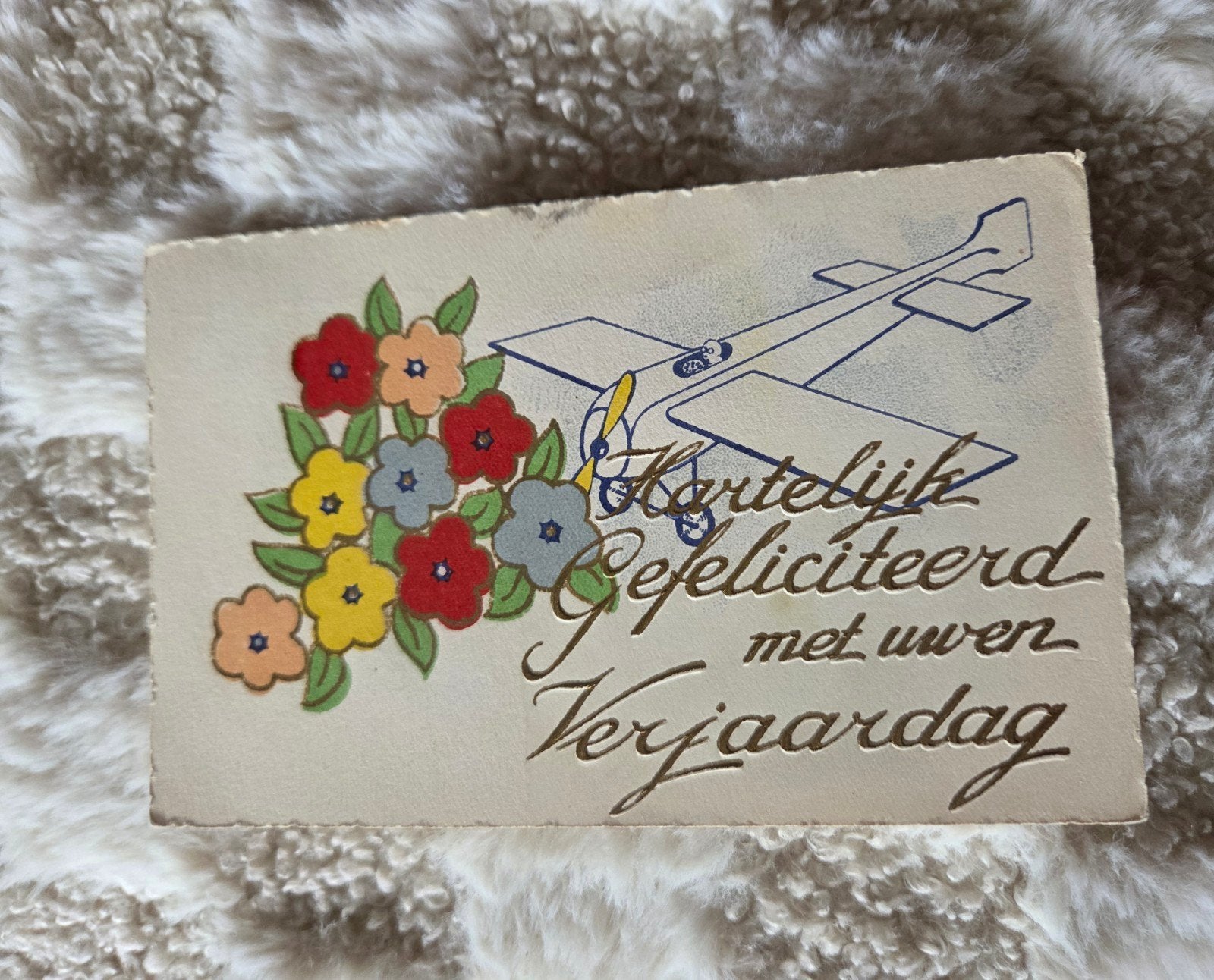 Vintage Verjaardagskaart met Vliegtuig en Bloemen, Verzamelen, Verzenden, 1920 tot 1940, Gelopen, Overige thema's