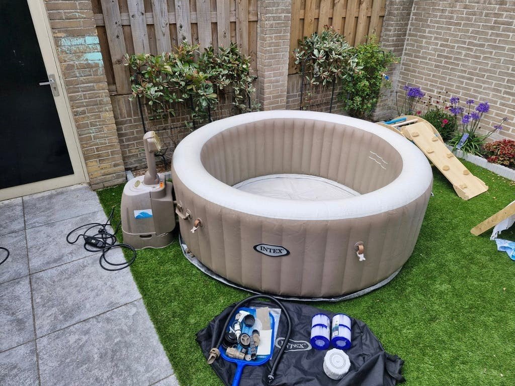 intex jacuzzi met filter/pomp, Ophalen of Verzenden, Gebruikt, Filter