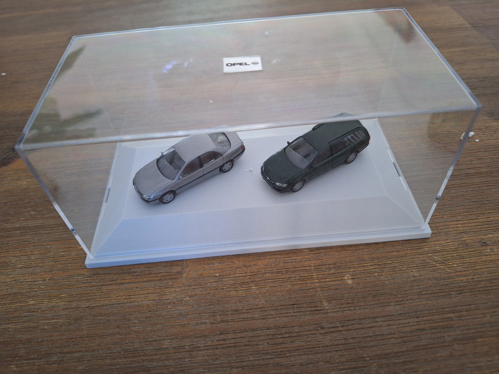 Opel Omega modelauto's - Set van 2, Ophalen of Verzenden, Zo goed als nieuw, Auto