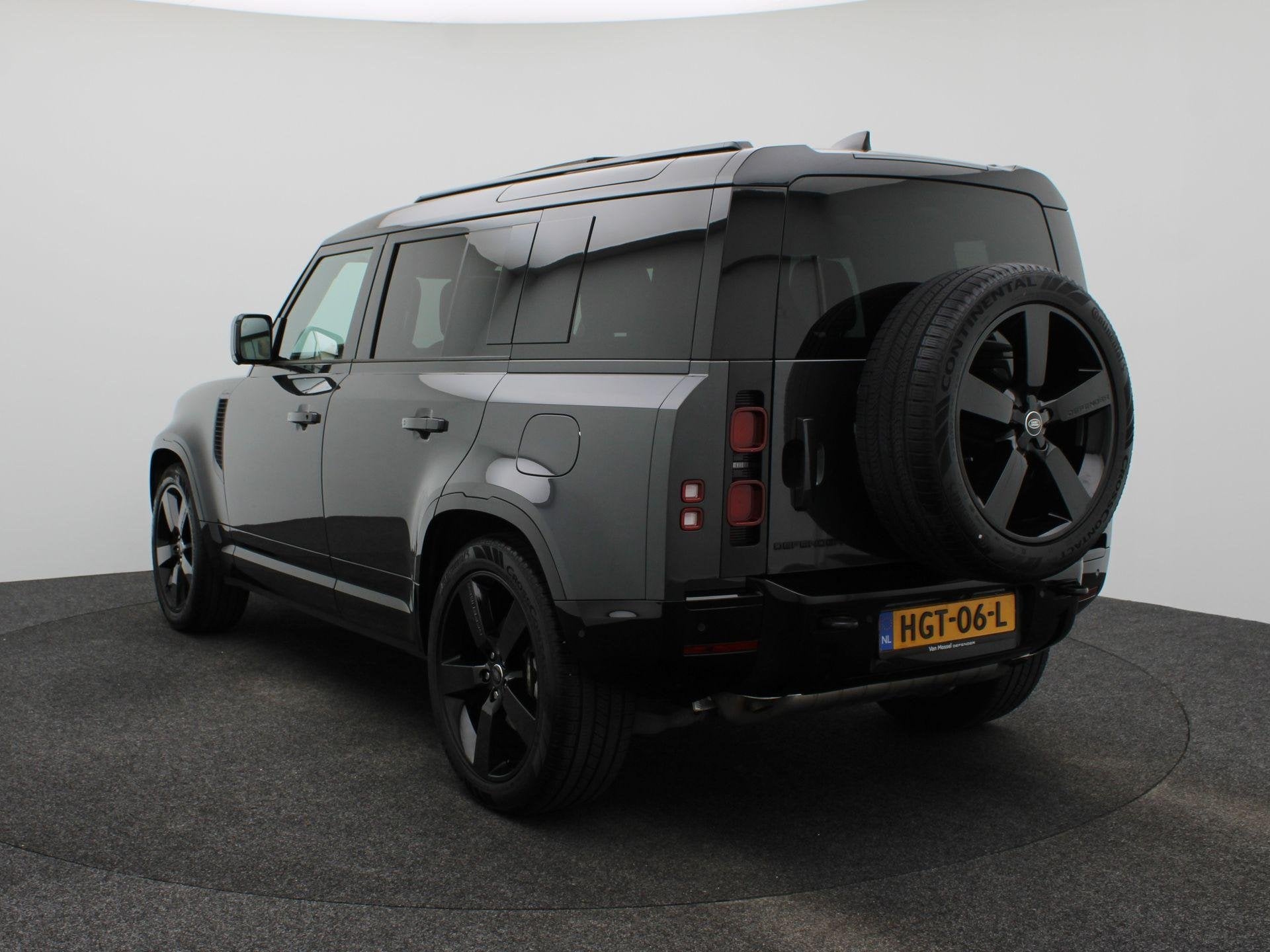 Land Rover Defender 110 2.0 P300e 110 X-Dynamic HSE Cold Cli, Auto's, Land Rover, Automaat, 12 maanden, Gebruikt, Euro 6