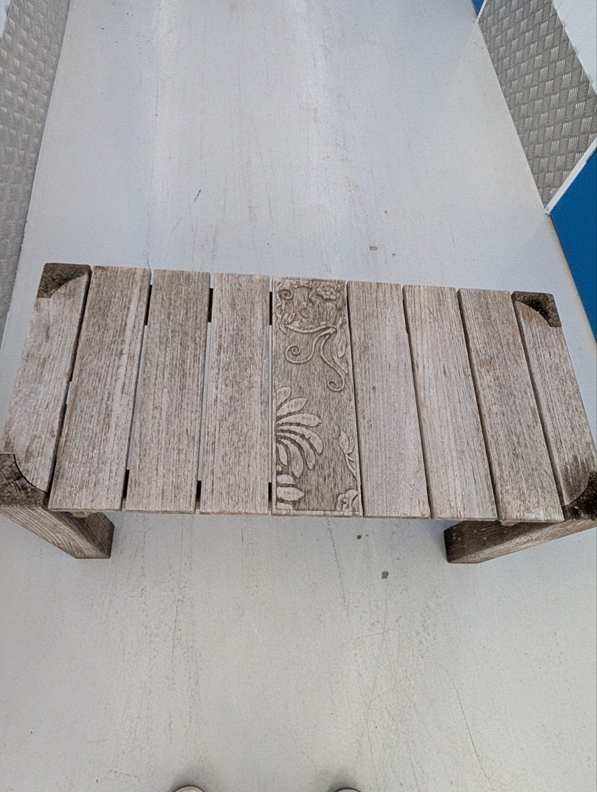 Terrastafel met vier bijbehorende bankjes., Ophalen, Hout