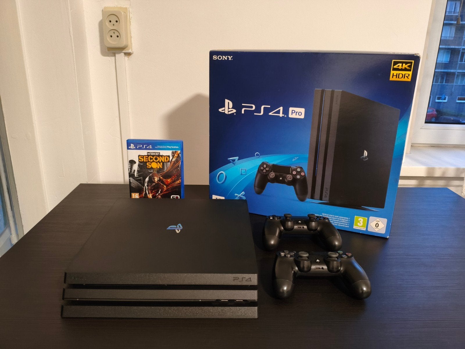 PlayStation 4 Pro 1 TB, Spelcomputers en Games, Ophalen, Met games, Met 2 controllers, Zo goed als nieuw