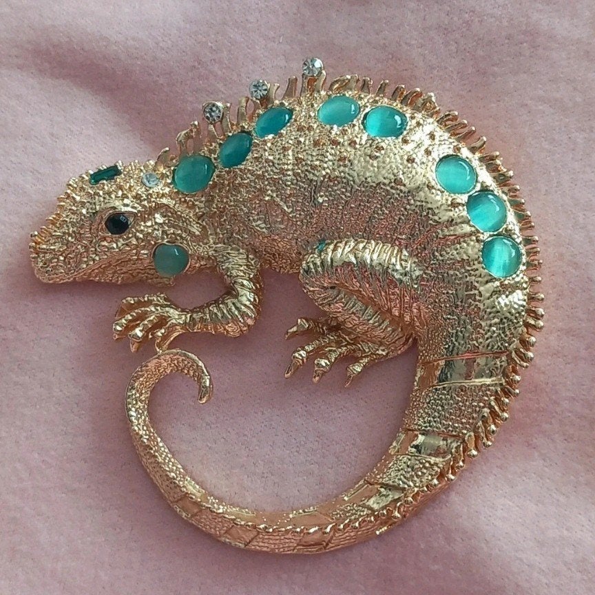 Goudkleurige hagedis broche met turquoise en strass, Overige materialen, 4 tot 7 cm, Nieuw, Ophalen of Verzenden