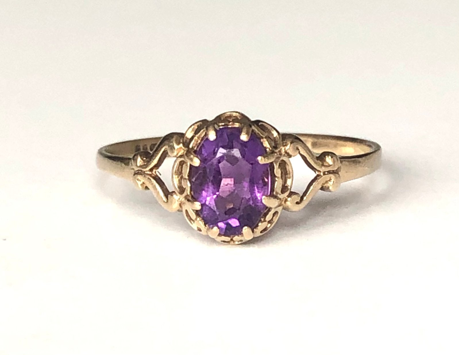 Annanina vintage 9k gouden ring amethist maat 18,5, 18 tot 19, Gebruikt, Paars, Ophalen of Verzenden