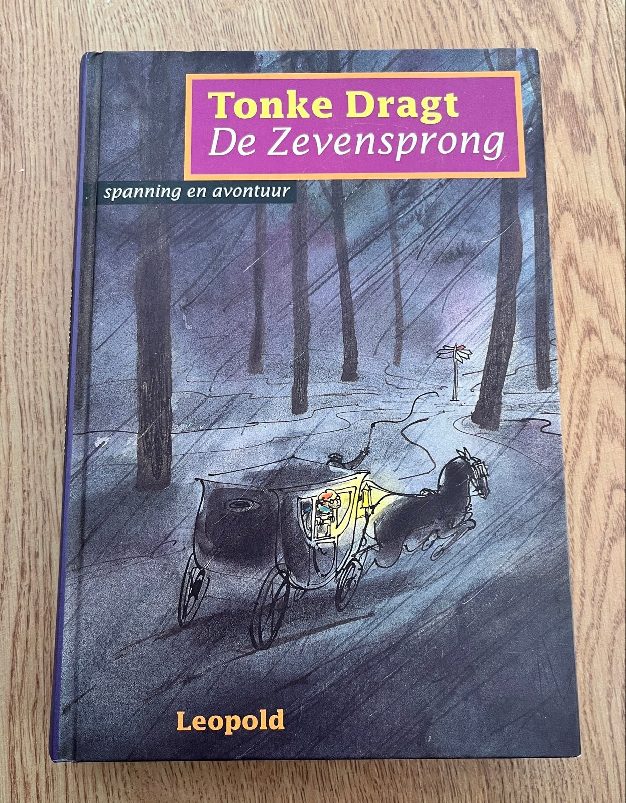 Tonke Dragt - De Zevensprong, Ophalen of Verzenden, Gelezen