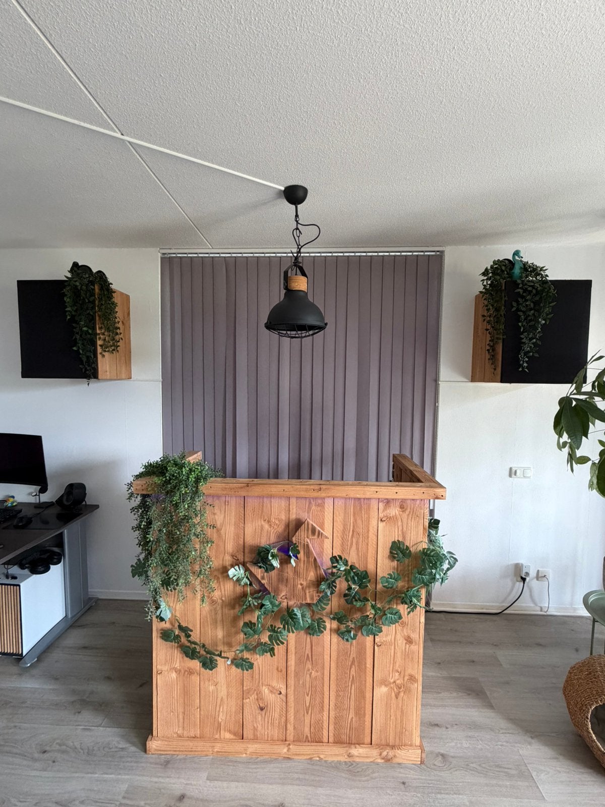 Handgemaakte houten DJ Booth + speakerboxen + speakers, Ophalen of Verzenden, Zo goed als nieuw