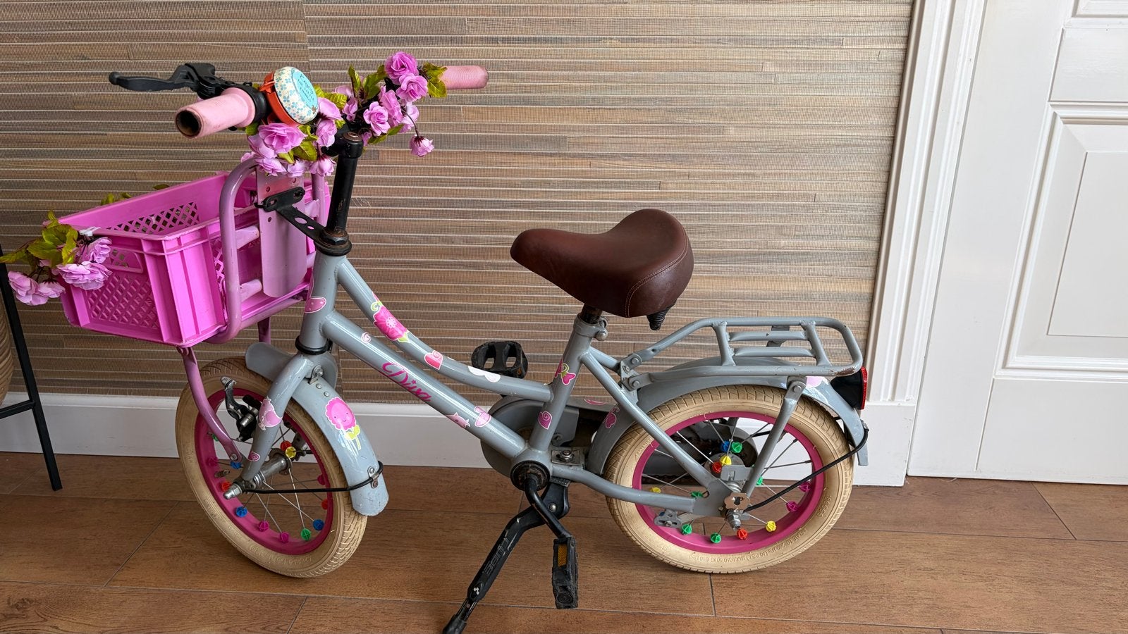 Kinderfiets 12.5 inch met mand, bel en versiersels, Fietsen en Brommers, Fietsen | Kinderfietsjes, Ophalen, Gebruikt, Minder dan 16 inch