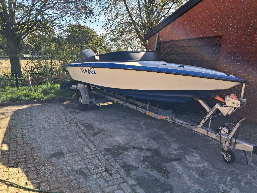 Speedboot Shakespeare Swallow 550XS met 90PK Suzuki motor