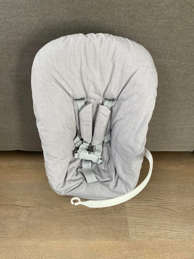 Stokke Tripp Trapp Newborn Set Grijs met Gordels, Kinderen en Baby's, Kinderstoelen, Ophalen of Verzenden, Zo goed als nieuw, Overige typen
