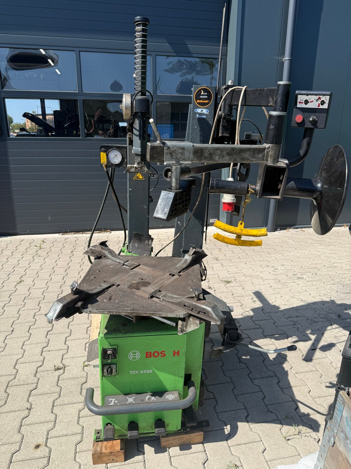 Bosch TCE 4450 Banden demonteerapparaat, Auto-onderdelen, Banden en Velgen, Ophalen of Verzenden, Gebruikt, Banden en Velgen